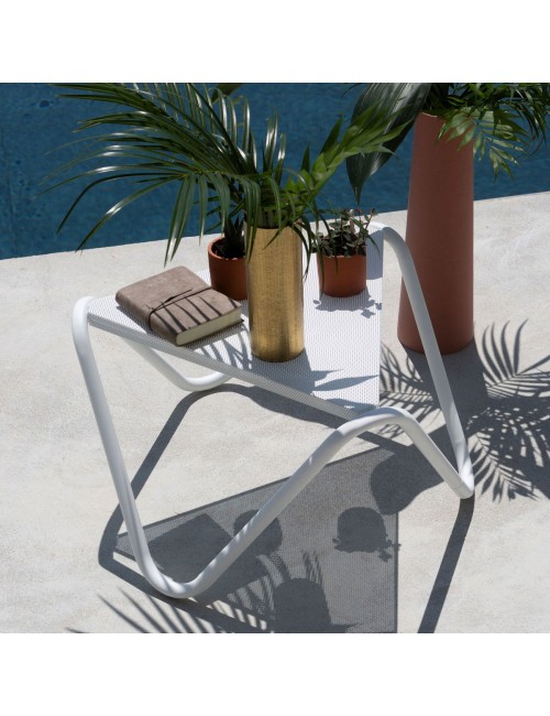 Table d'appoint Vogue micro-perforée LAFUMA MOBILIER - 3 coloris