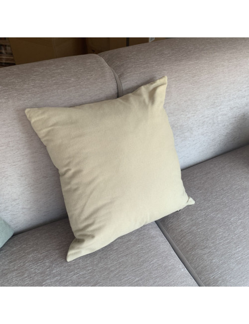 Coussin brodé Amour Pôdevache carré 45x45cm
