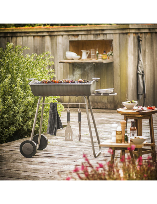 Barbecue en fonte INVICTA sur chariot Niagara