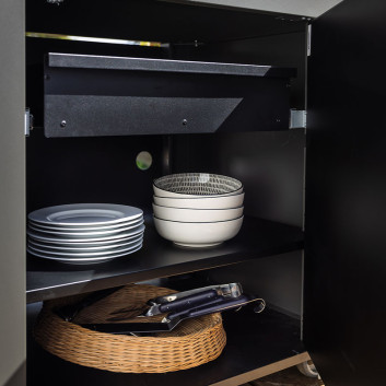 Etagère noire ENO Modulo pour cuisine d'extérieur