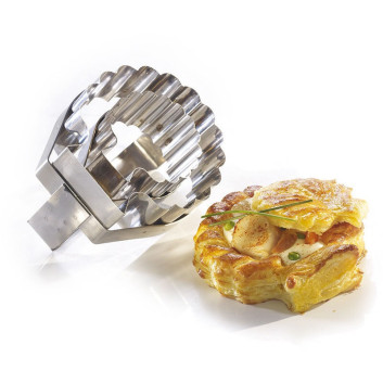 Découpoir MATFER forme Saint Jacques en inox double 12.5x12cm