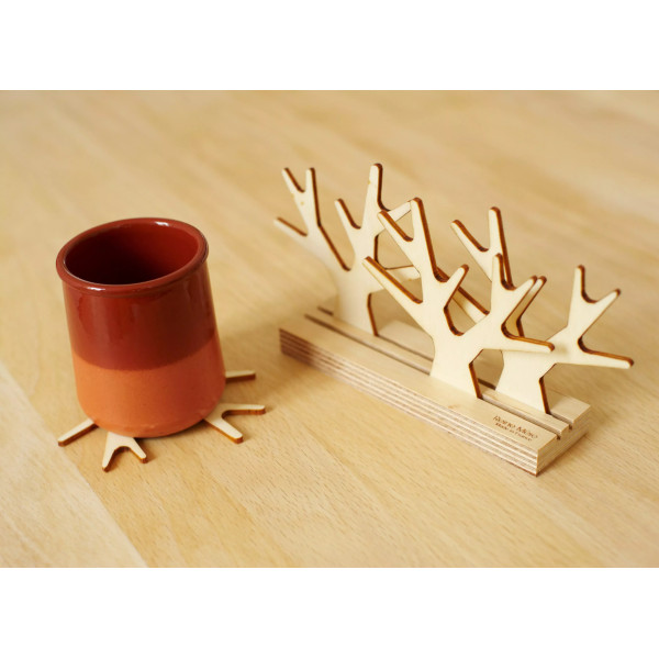 Lot de 4 sous verres en bois et leur base